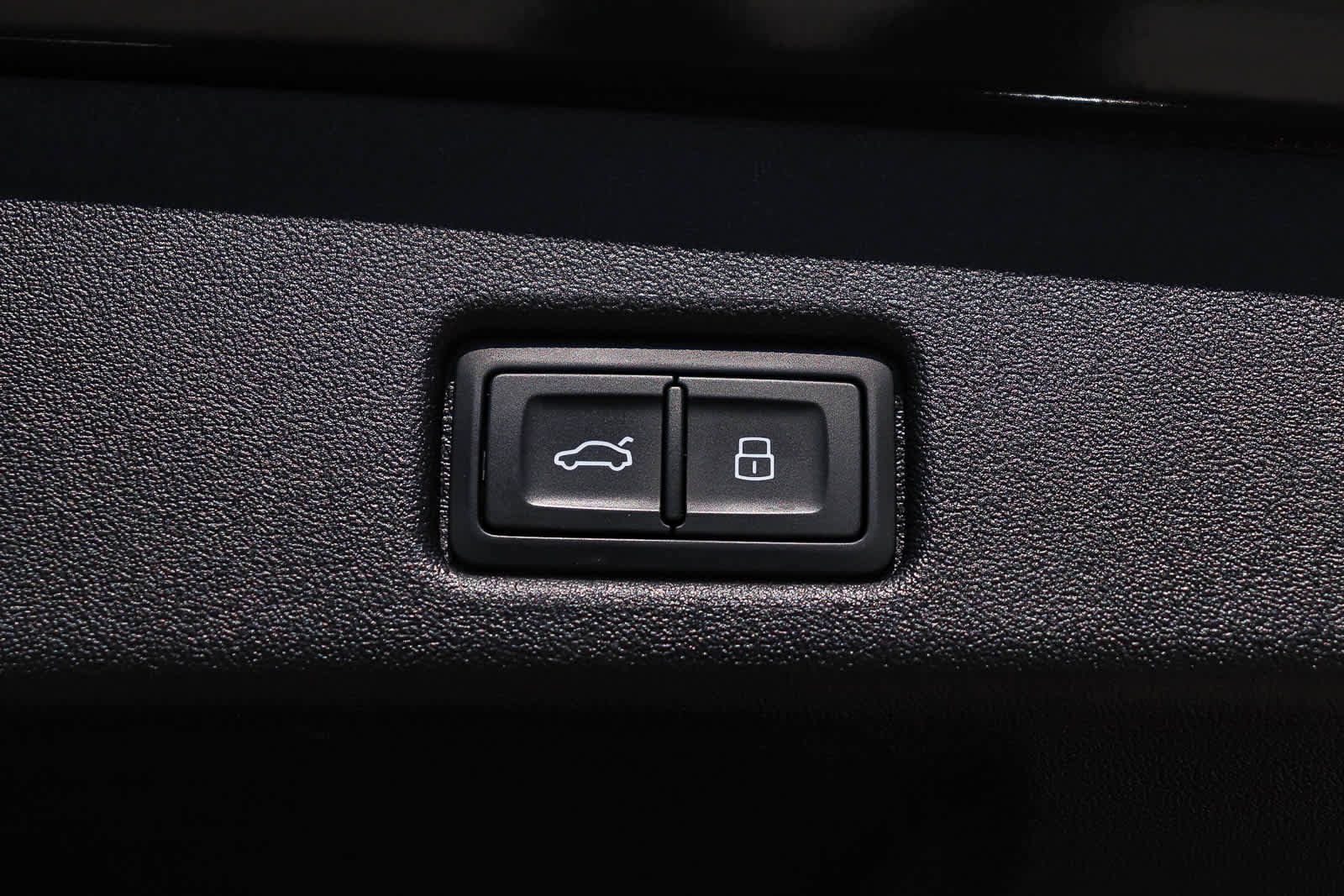 Used 2025 Audi Q5 Premium w/ Convenience Package image 37