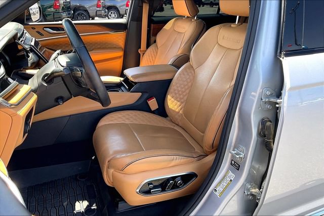 Used 2023 Jeep Grand Cherokee L Summit AWD/4WD image 27