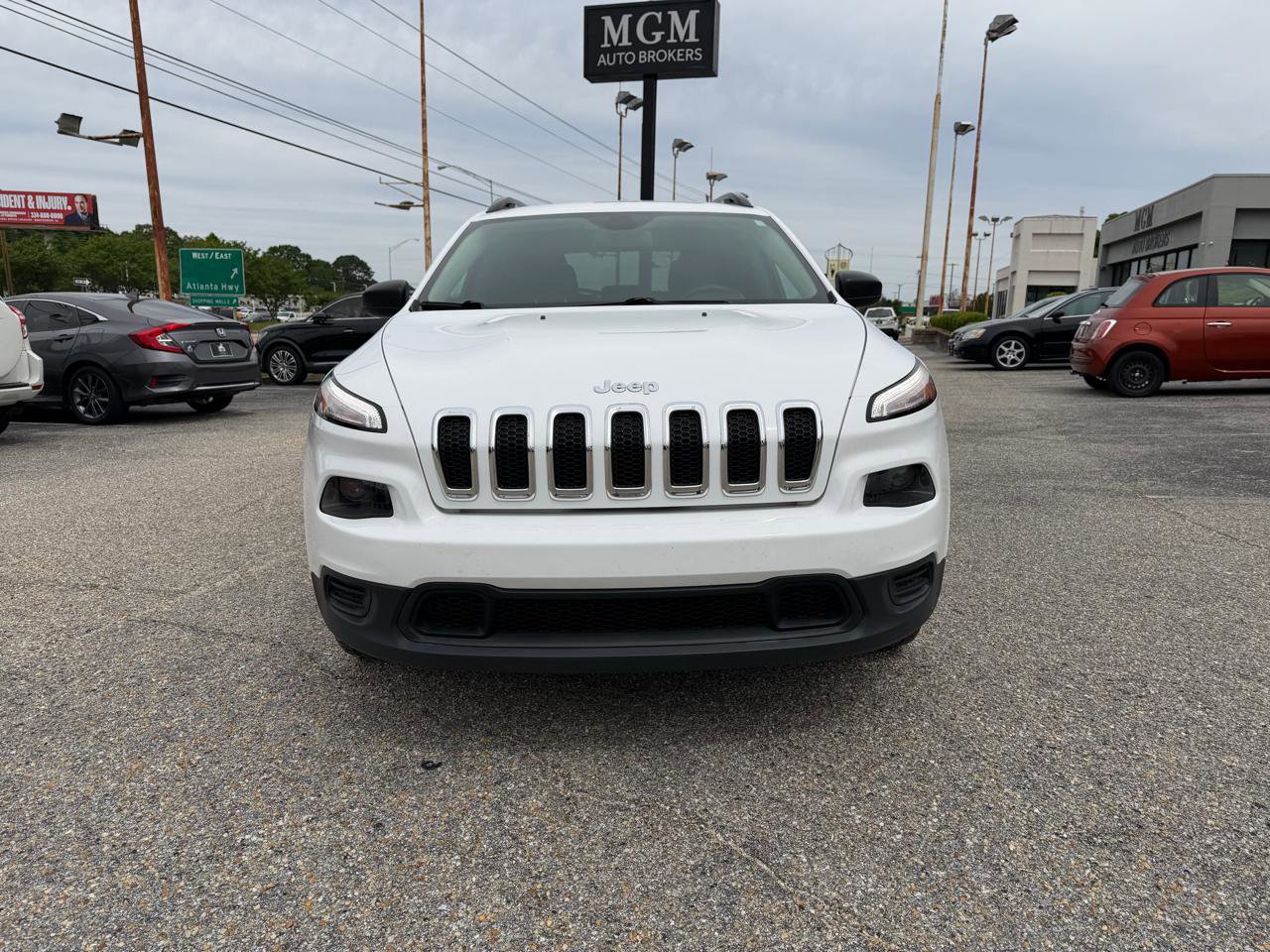 Used 2016 Jeep Cherokee Sport image 5