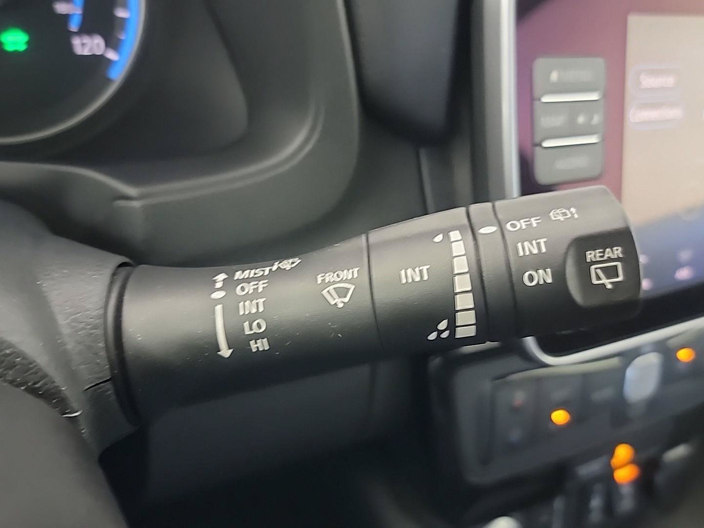 Used 2022 Nissan Leaf SV FWD image 25