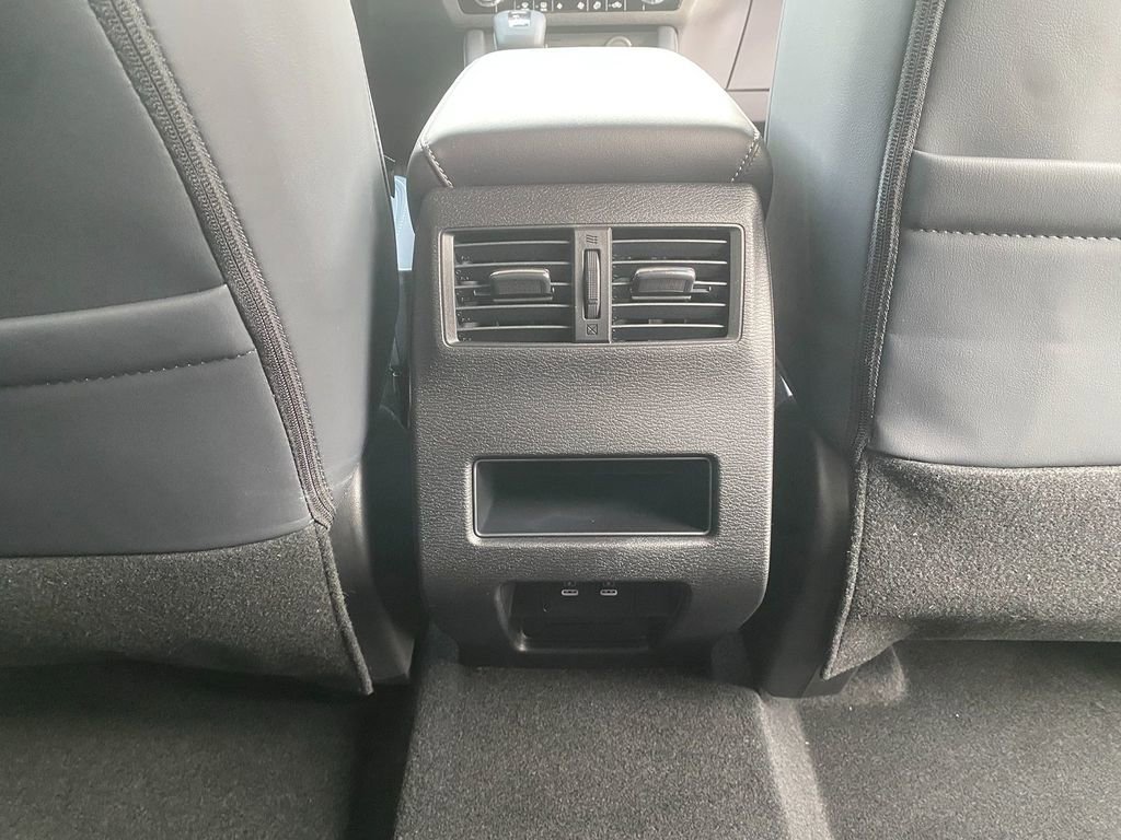 New 2026 Mitsubishi Outlander SE image 27