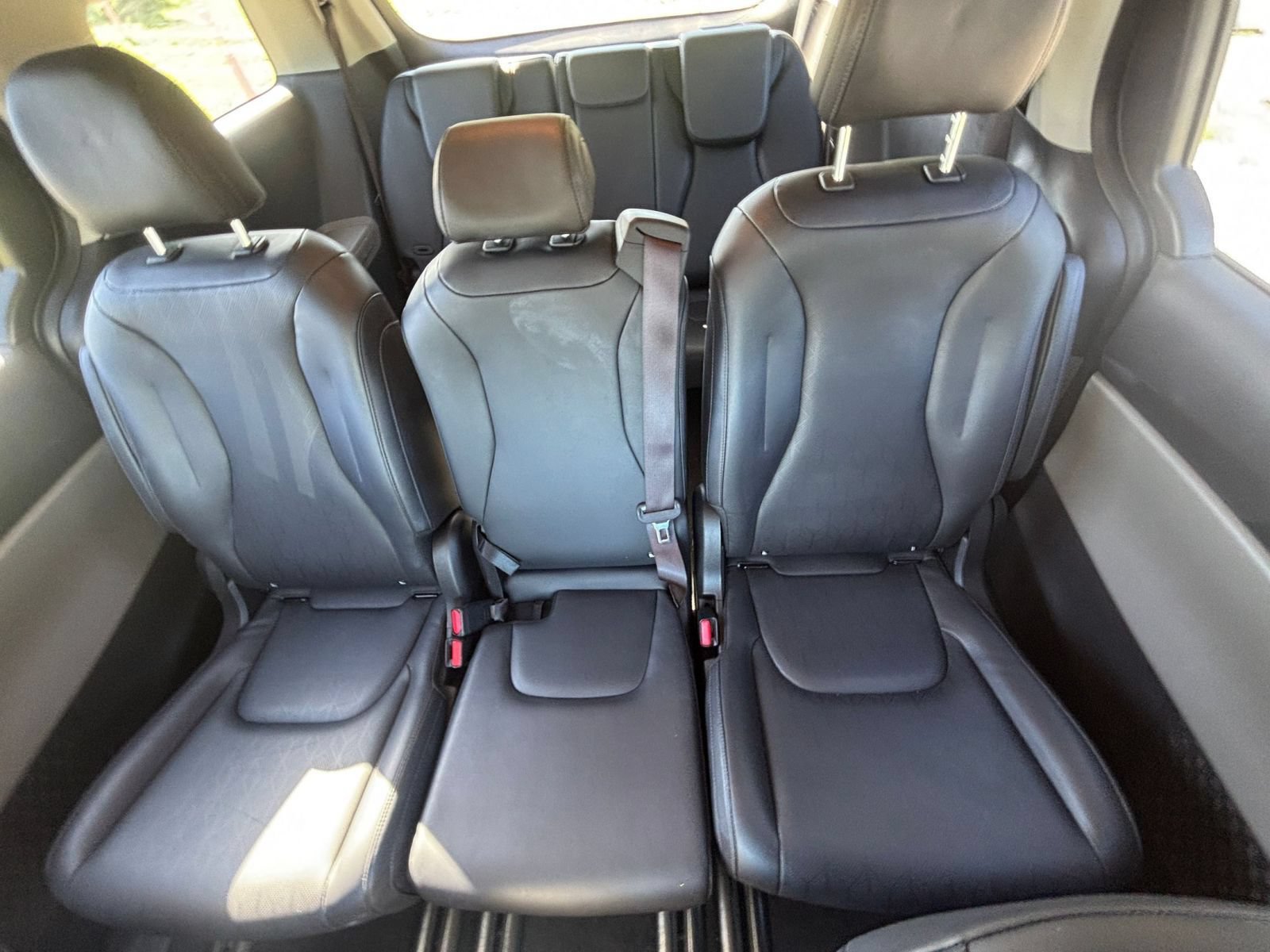 Used 2026 Kia Carnival FWD image 40