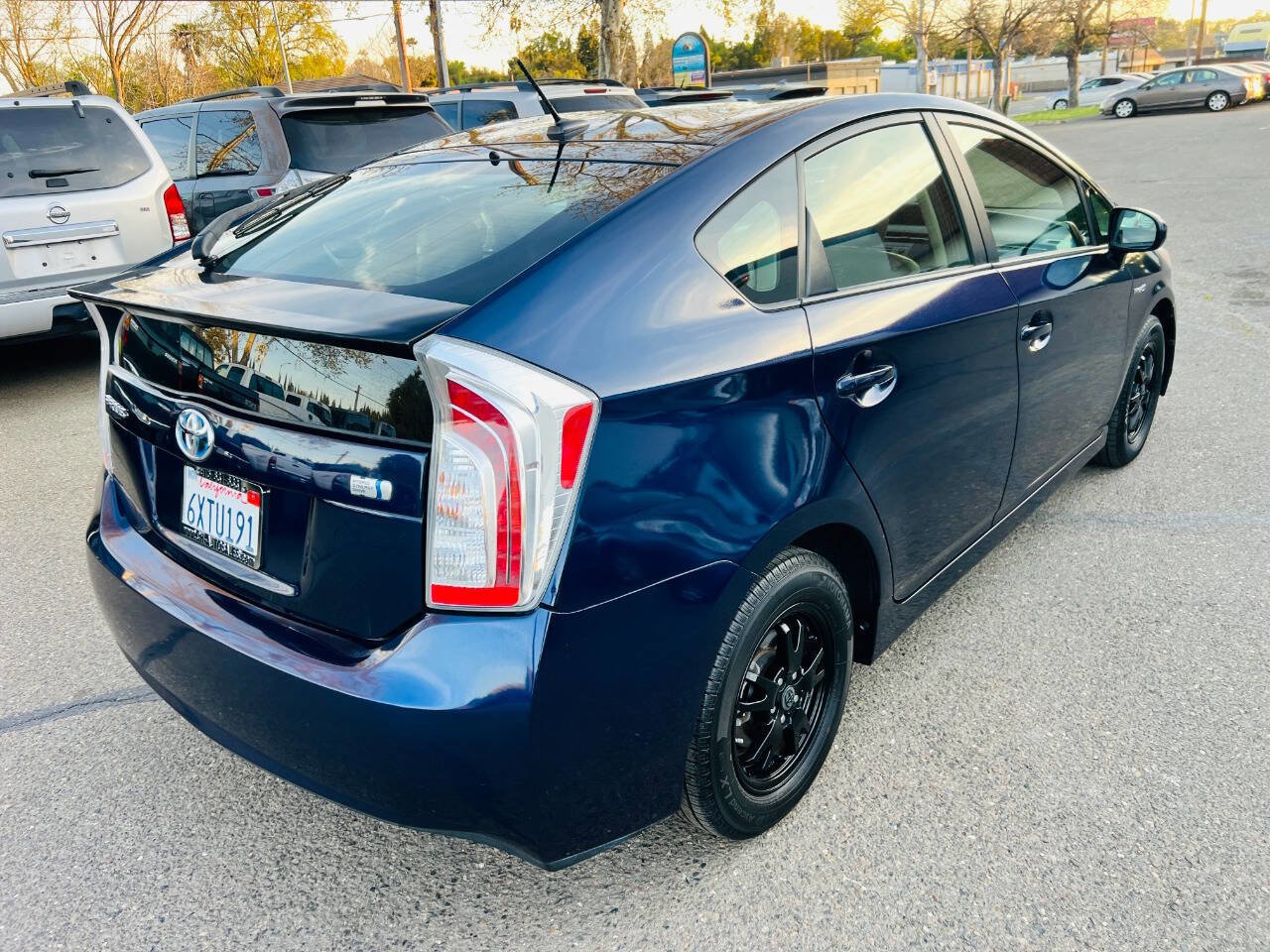 Used 2013 Toyota Prius Four FWD image 3