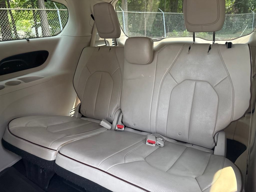 Used 2020 Chrysler Pacifica Limited FWD image 26