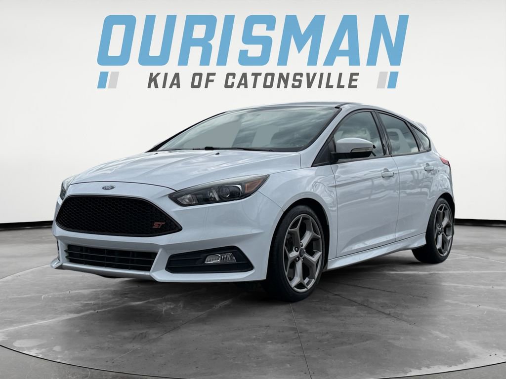 Used 2018 Ford Focus ST w/ Equipment Group 401A image 2