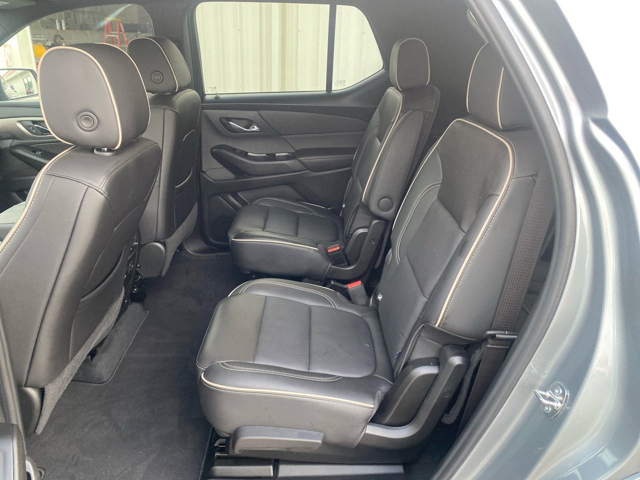 Used 2023 Chevrolet Traverse Premier image 11