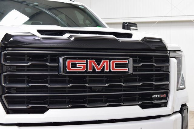 Used 2024 GMC Sierra 2500 AT4 w/ AT4 Premium Plus Package image 11