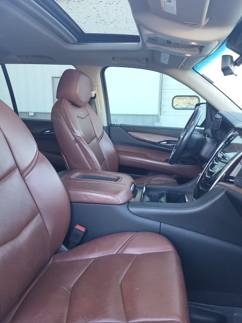 Used 2020 Cadillac Escalade Luxury AWD/4WD image 3