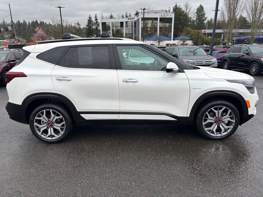 Used 2021 Kia Seltos SX w/ SX Sunroof Package image 4