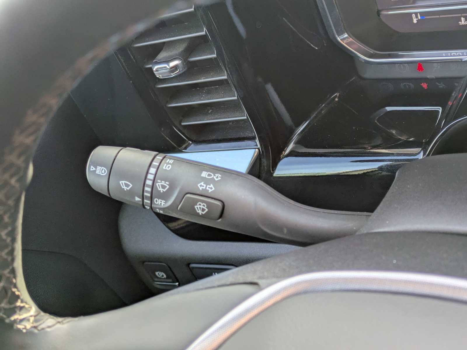 Used 2025 GMC Sierra 3500 SLE w/ SLE Convenience Package image 27