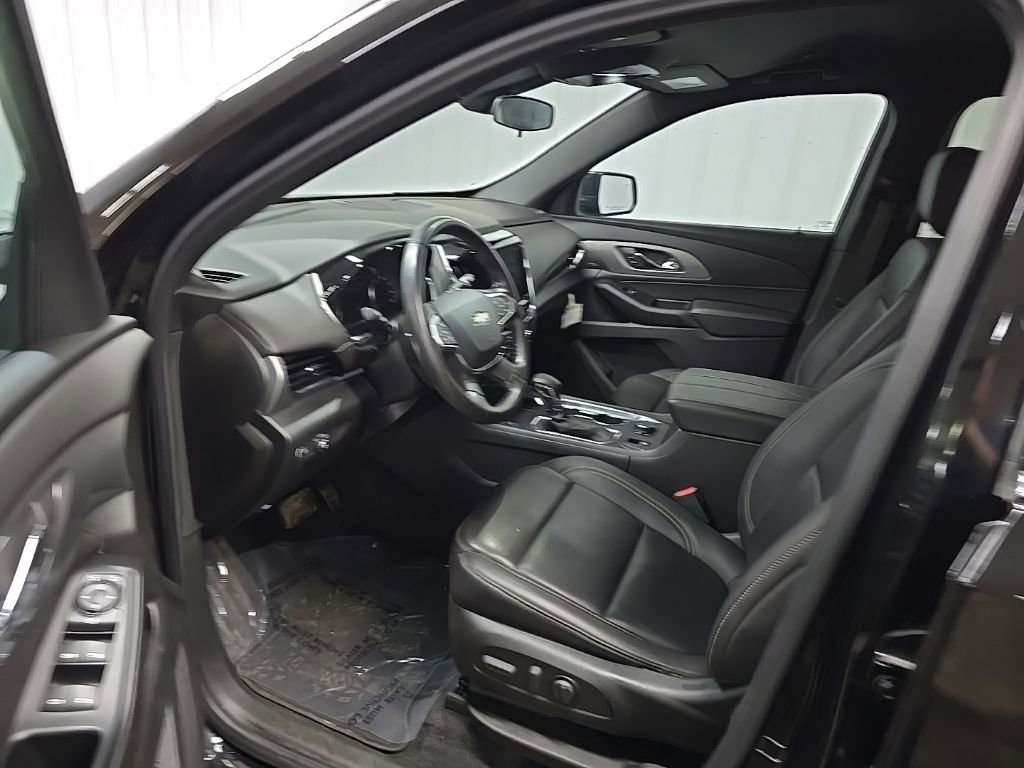 Used 2023 Chevrolet Traverse LT image 28