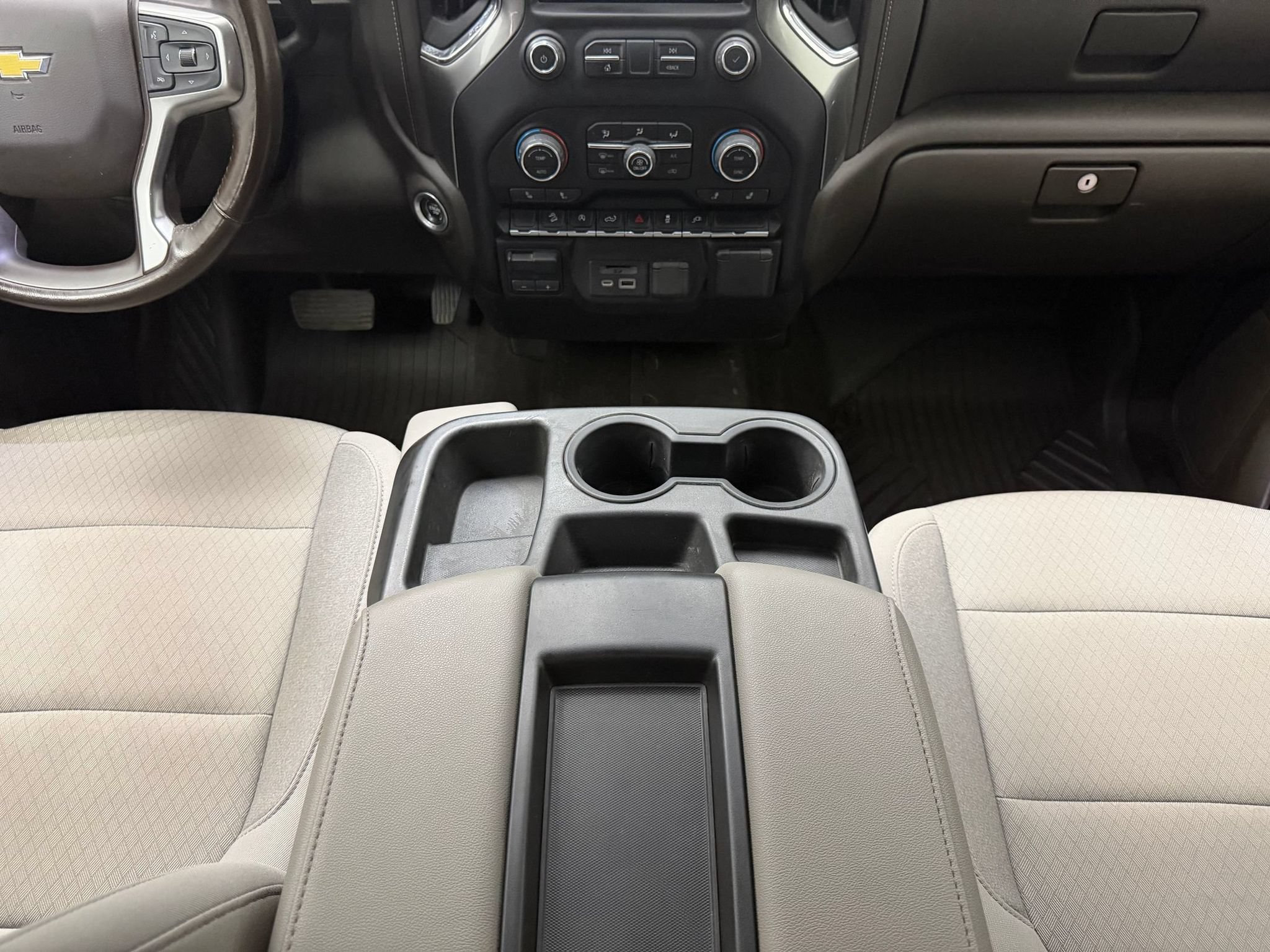 Used 2021 Chevrolet Silverado 1500 LT AWD/4WD image 15