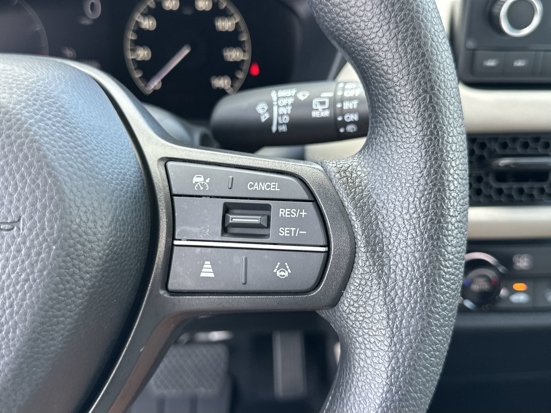 Used 2025 Honda HR-V LX image 26