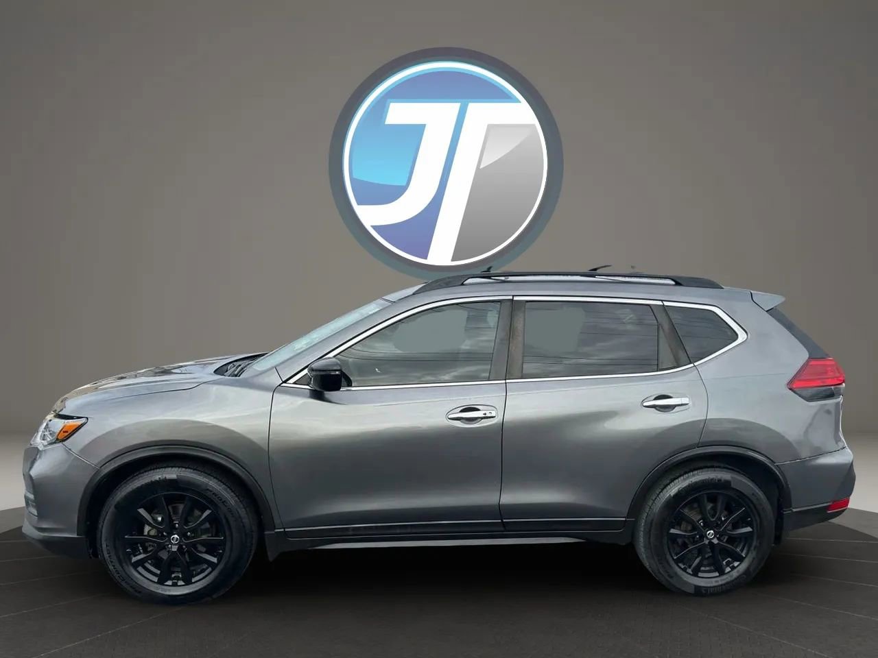 Used 2017 Nissan Rogue SV w/ Midnight Edition Package image 14