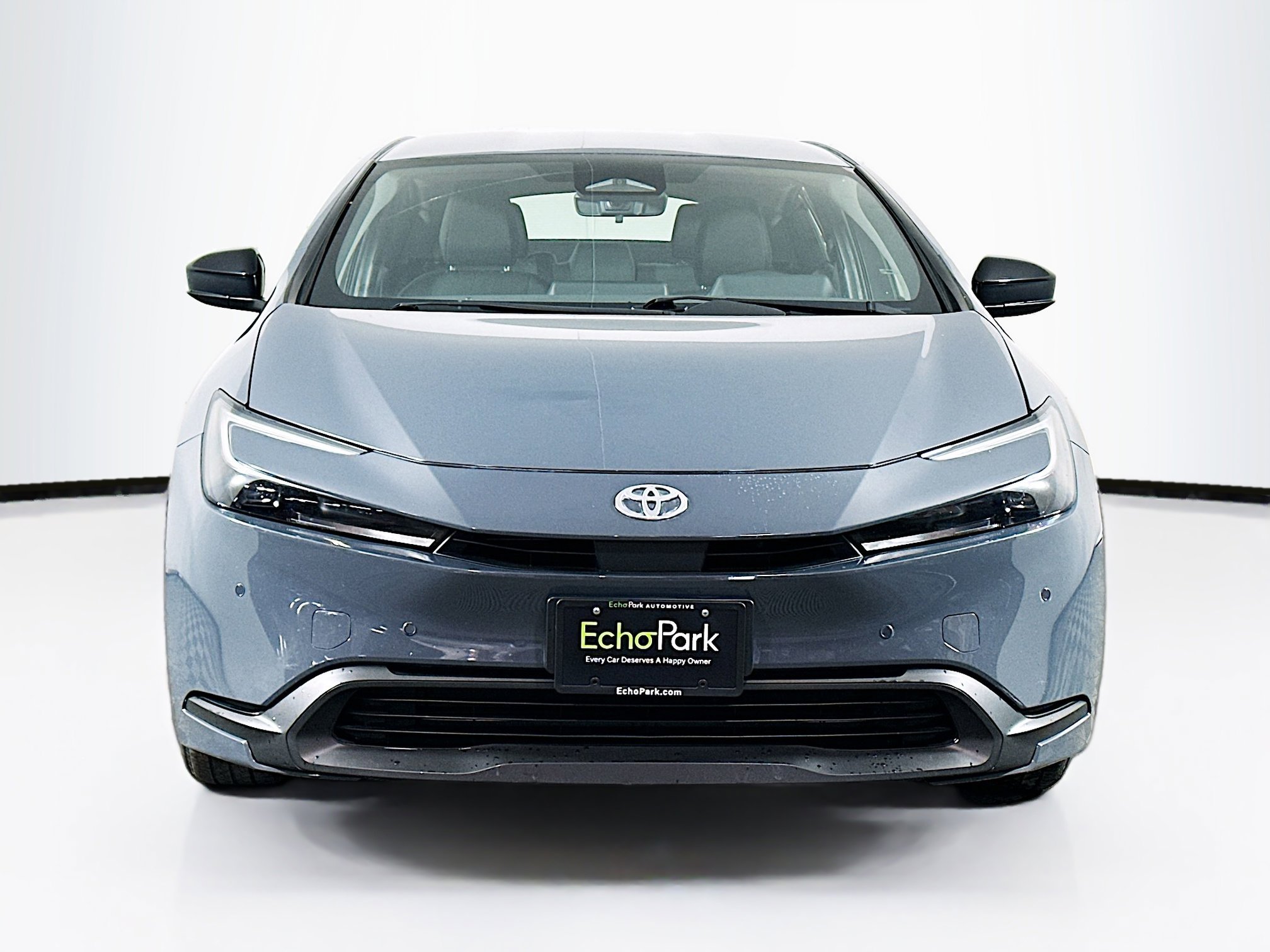 Used 2023 Toyota Prius LE image 2