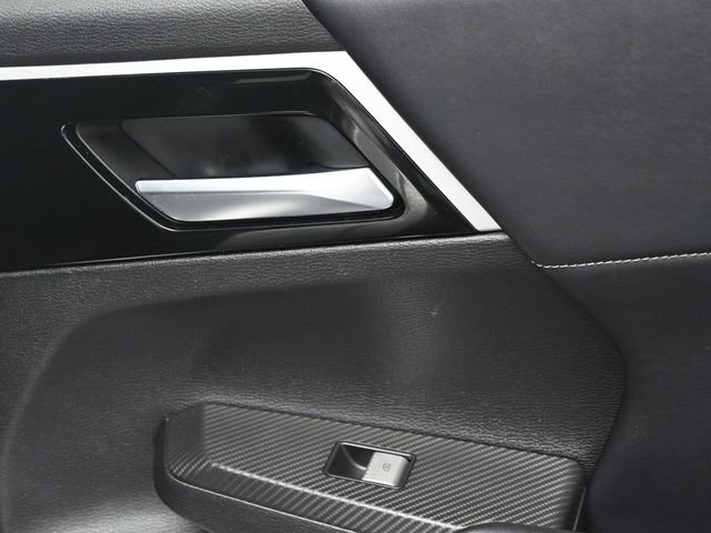 Used 2025 Mitsubishi Outlander SE image 34
