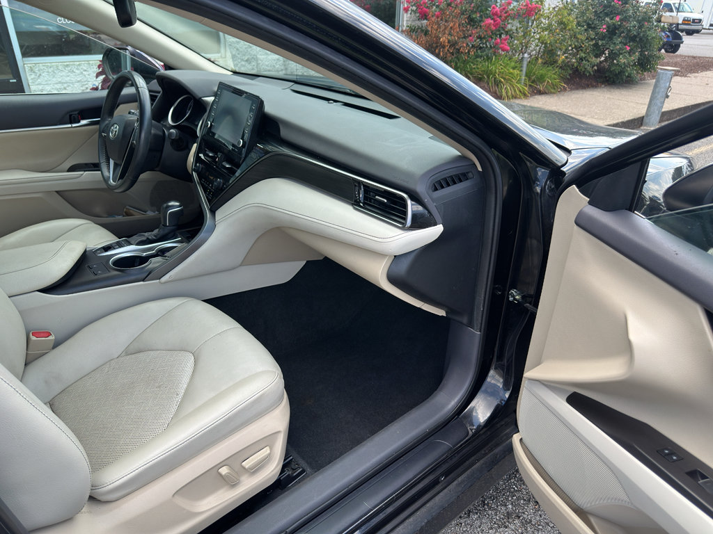 Used 2022 Toyota Camry XLE FWD image 10