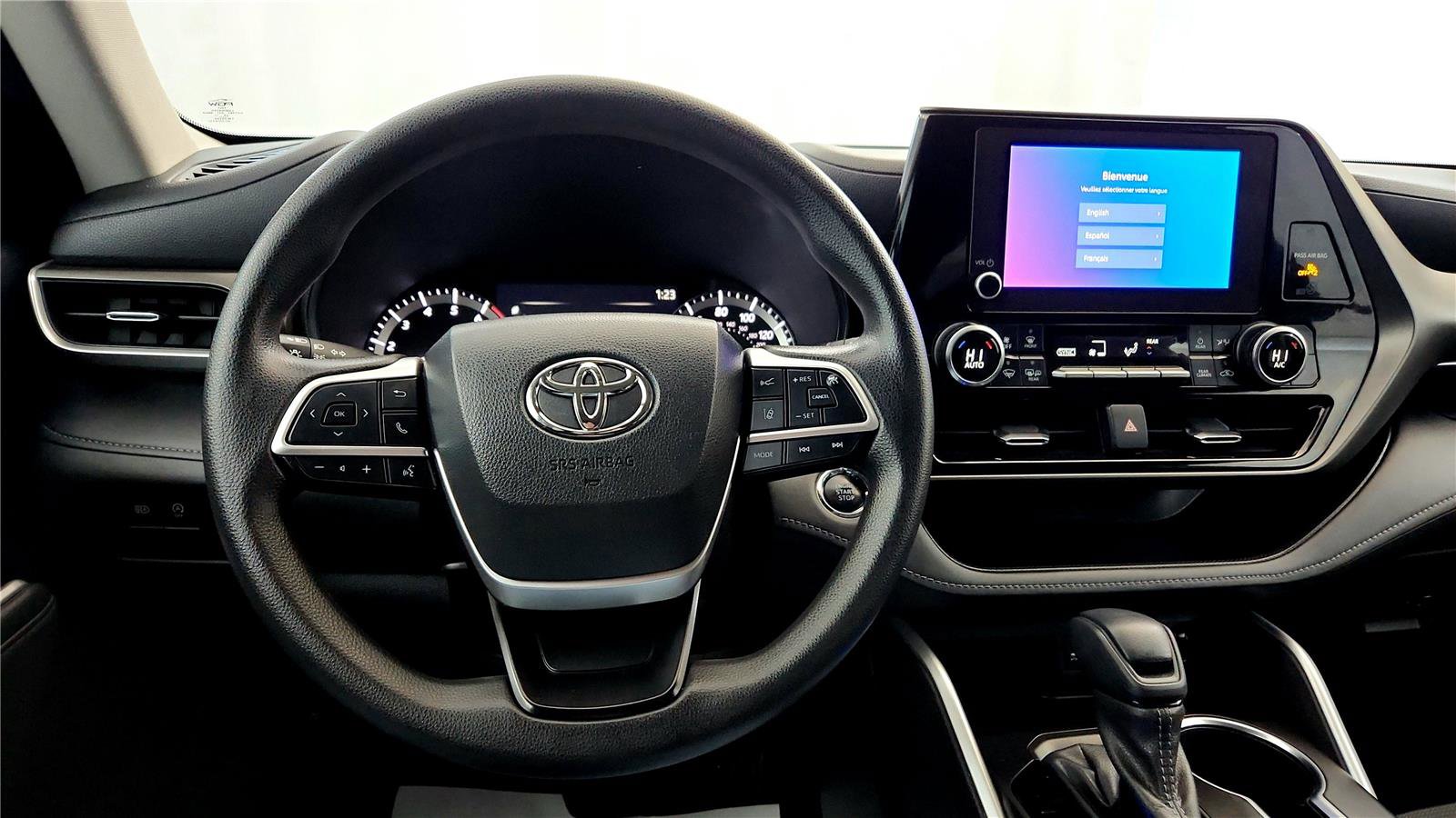 Certified 2023 Toyota Highlander L image 27