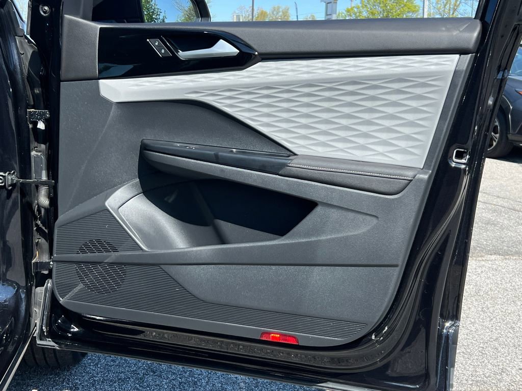 Certified 2024 Volkswagen Taos S image 9
