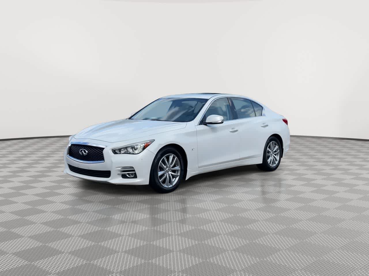 Used 2015 INFINITI Q50 Premium w/ Navigation Package AWD/4WD image 4