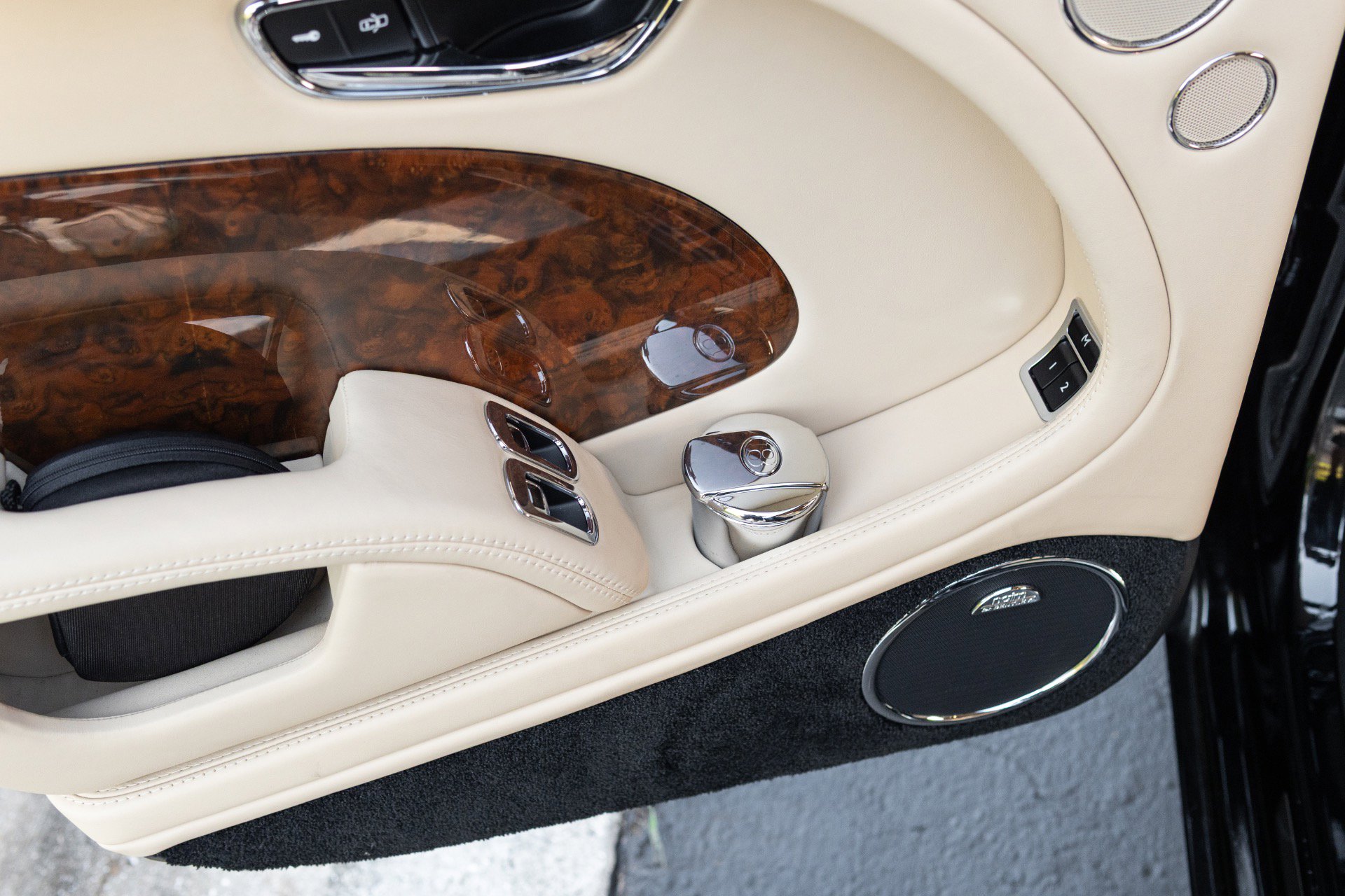 Used 2014 Bentley Mulsanne RWD image 50