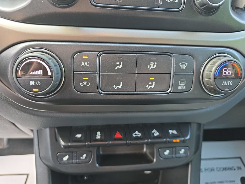 Used 2022 Chevrolet Colorado Z71 AWD/4WD image 25