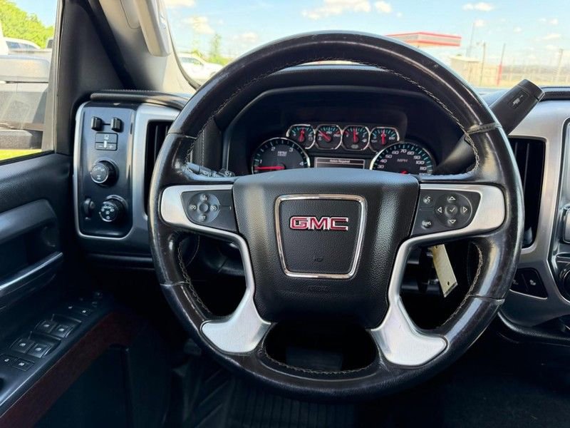 Used 2018 GMC Sierra 2500 SLE w/ SLE Preferred Package AWD/4WD image 9