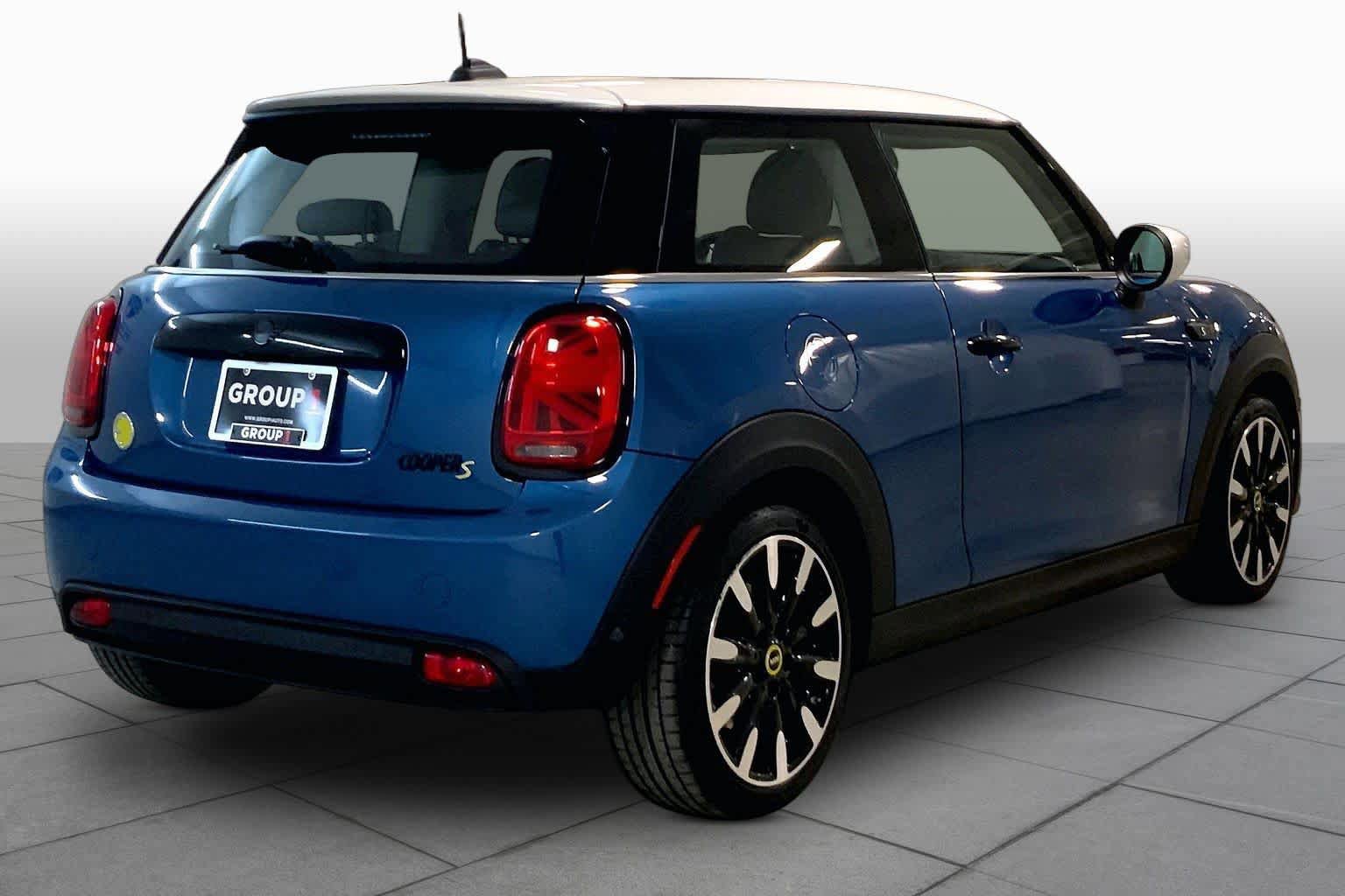 Certified 2024 MINI Cooper SE image 12