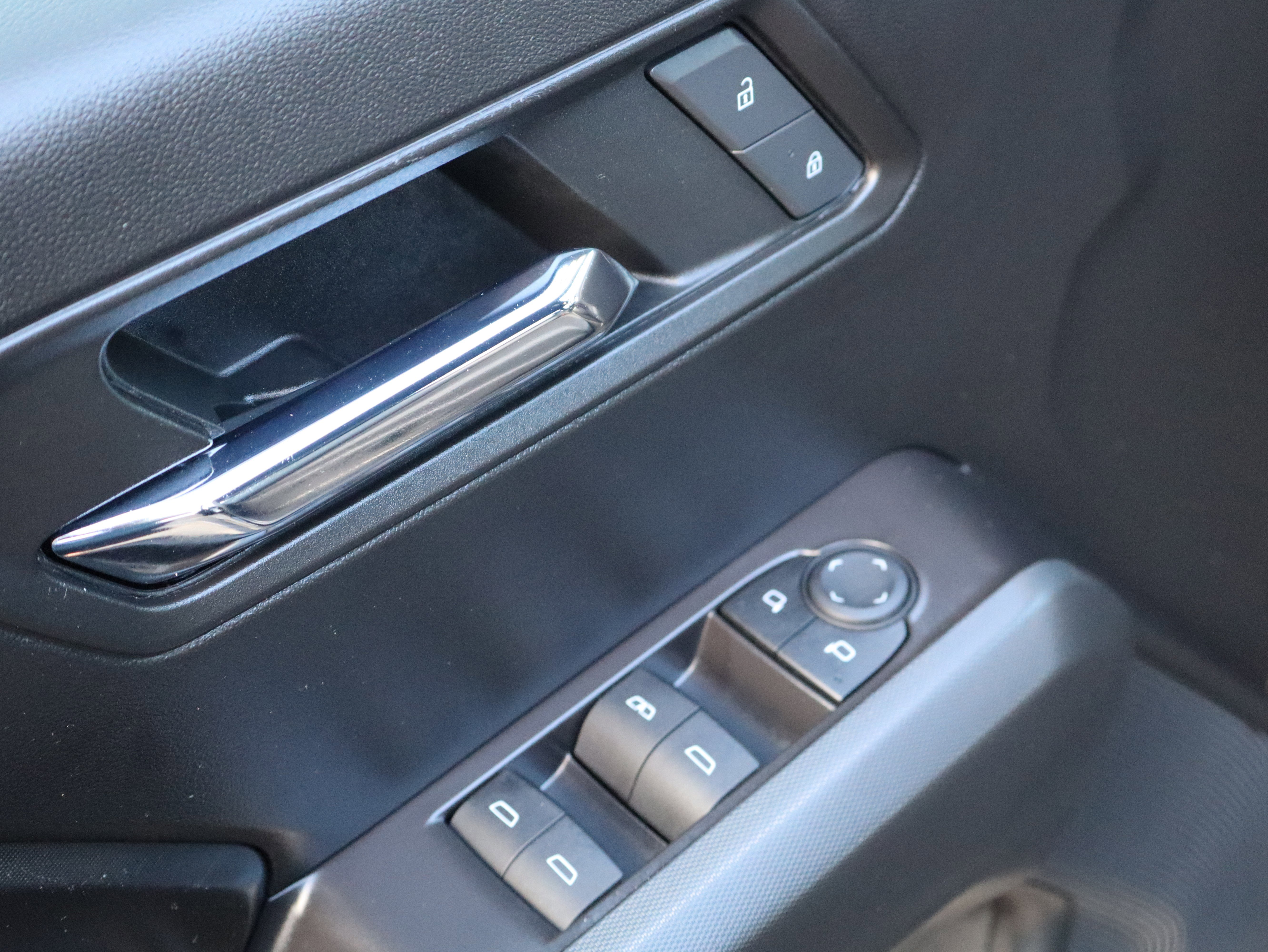 Used 2024 Chevrolet Colorado LT w/ LT Convenience Package III image 19