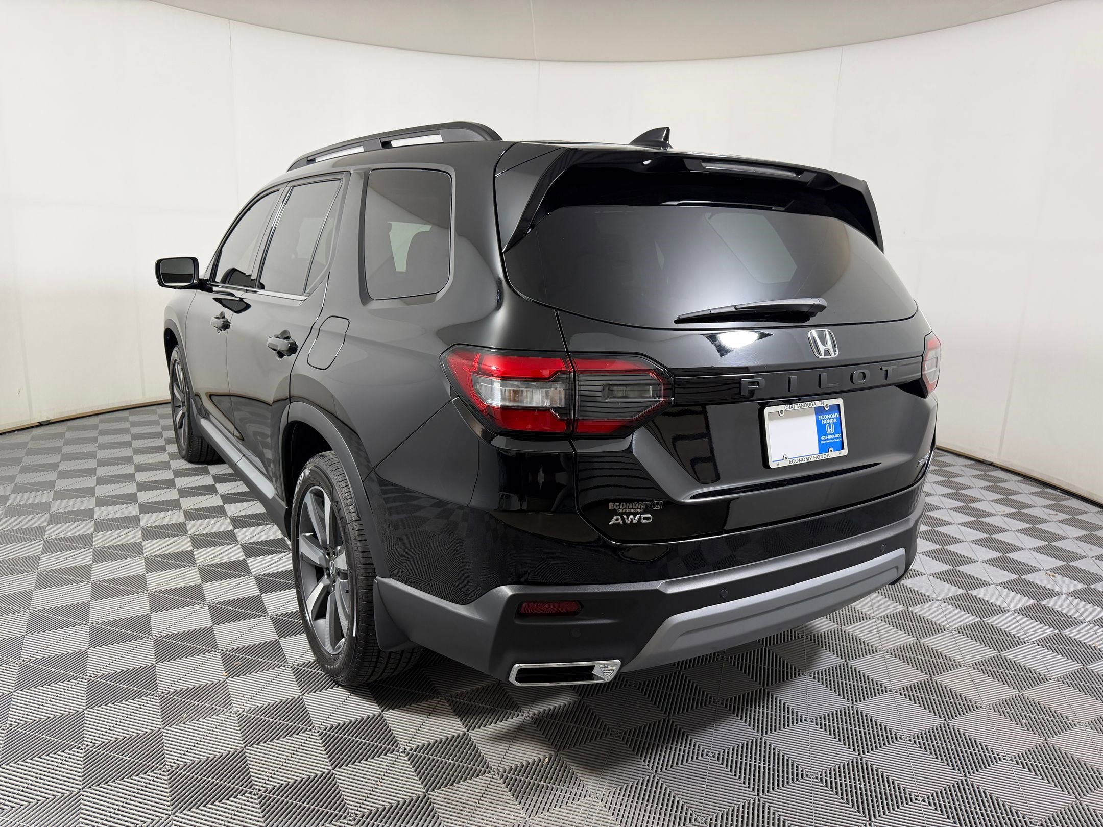 Certified 2025 Honda Pilot Elite image 19