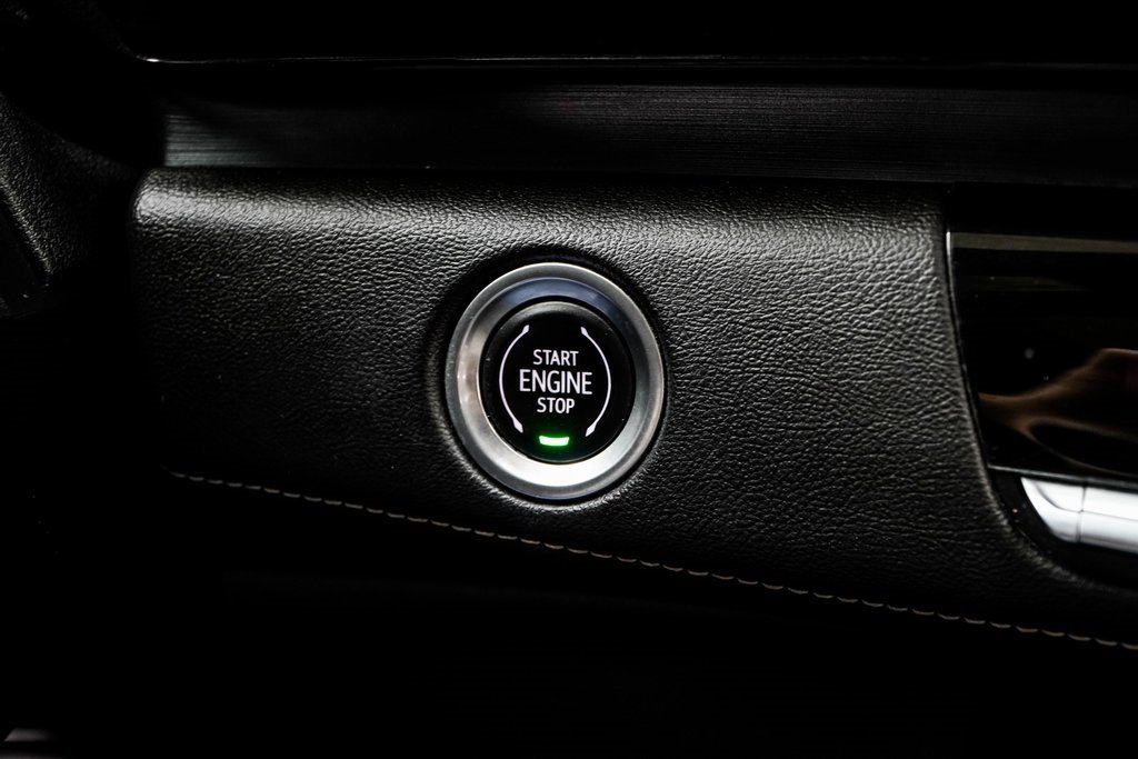 Used 2021 Cadillac Escalade Premium Luxury image 26