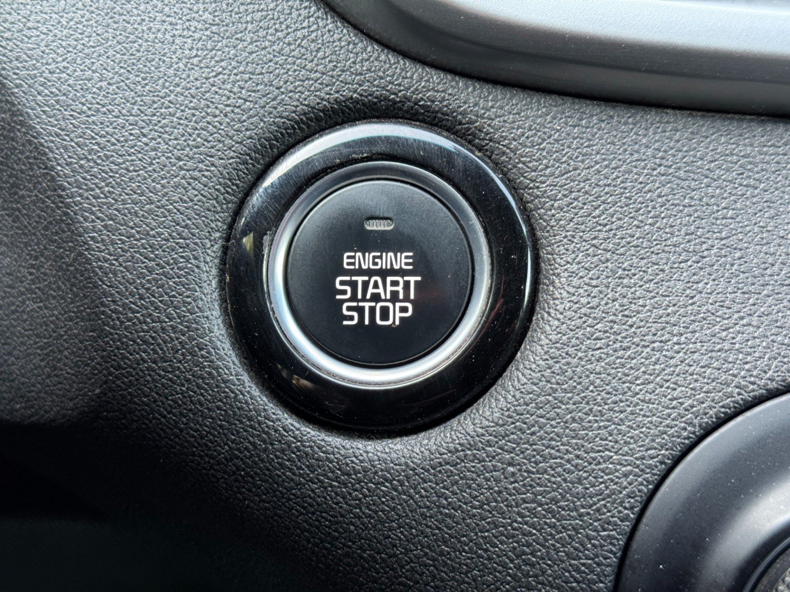 Used 2020 Kia Sorento S FWD image 21