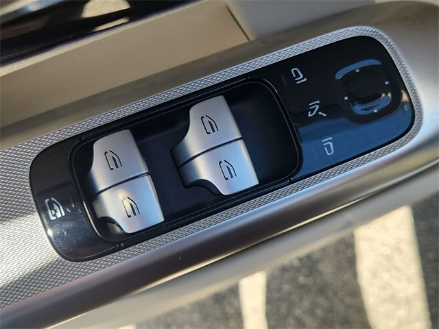 Used 2024 Mercedes-Benz GLC 300 4MATIC image 22