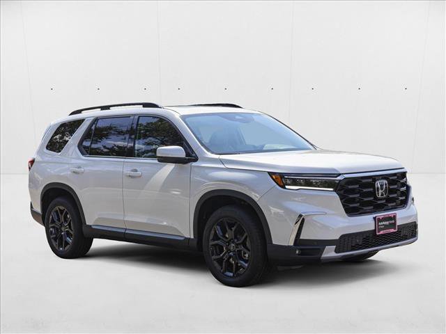 New 2025 Honda Pilot Touring image 3