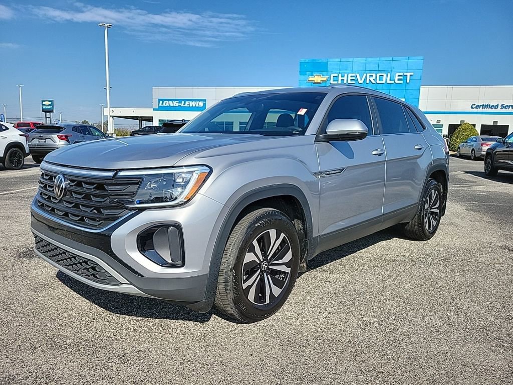 Used 2024 Volkswagen Atlas Cross Sport SE image 1