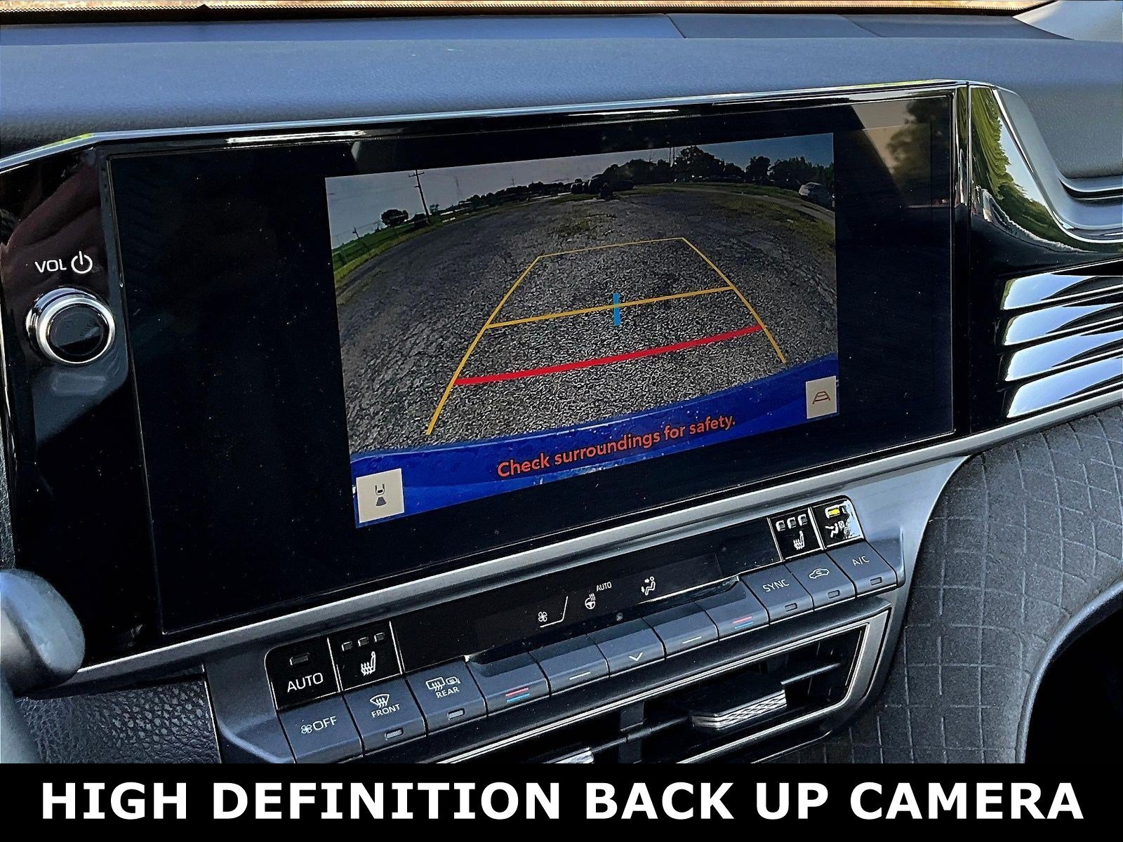 Used 2025 Toyota Camry XLE FWD image 4