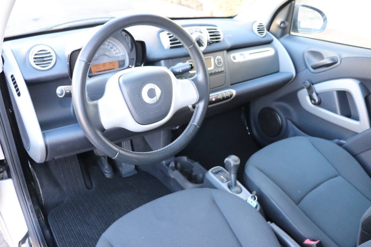Used 2013 smart fortwo pure RWD image 15