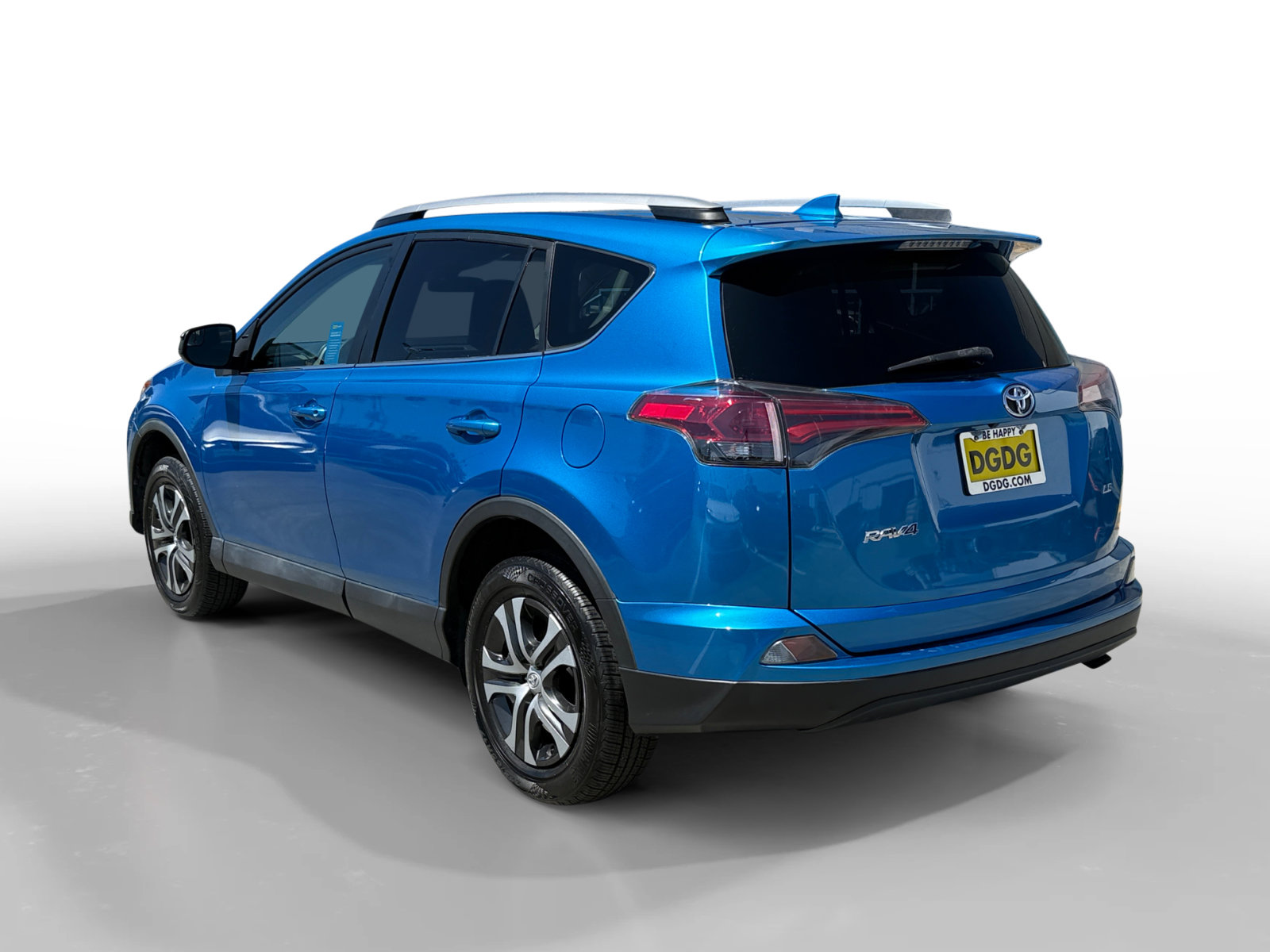 Used 2018 Toyota RAV4 LE w/ All Weather Liner Package FWD image 3