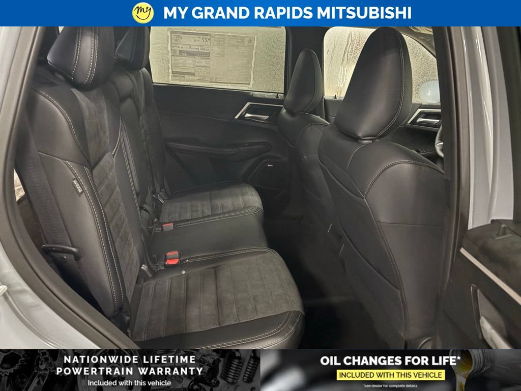 New 2026 Mitsubishi Outlander AWD image 16