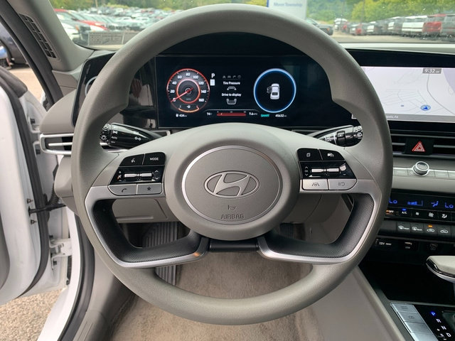 Certified 2024 Hyundai Elantra SEL FWD image 20