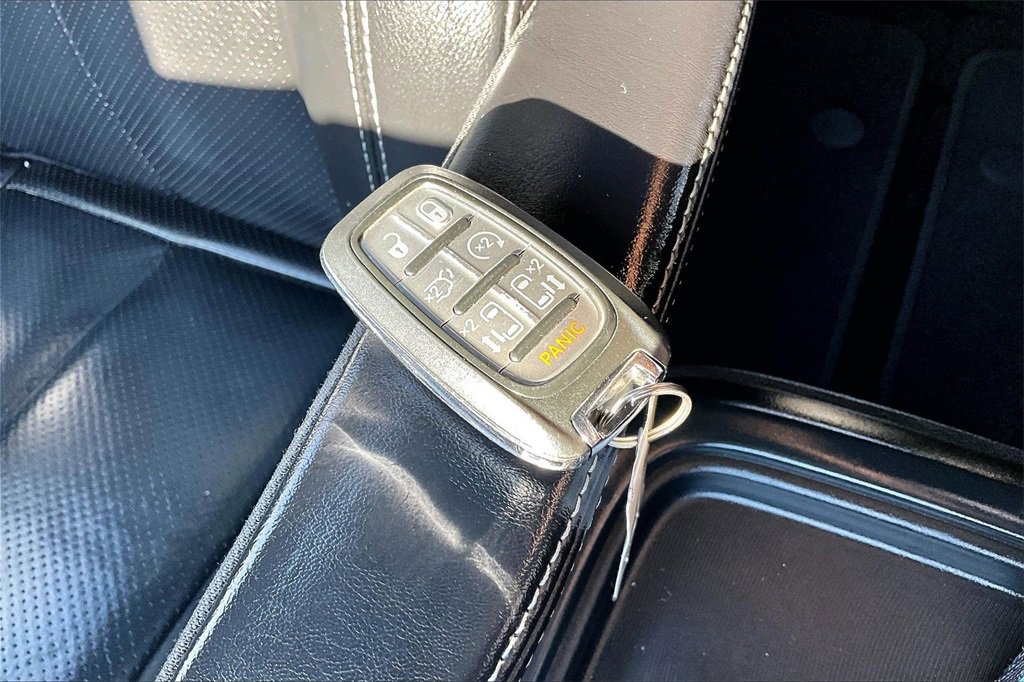 Used 2018 Chrysler Pacifica Touring-L w/ Premium Audio Group image 12