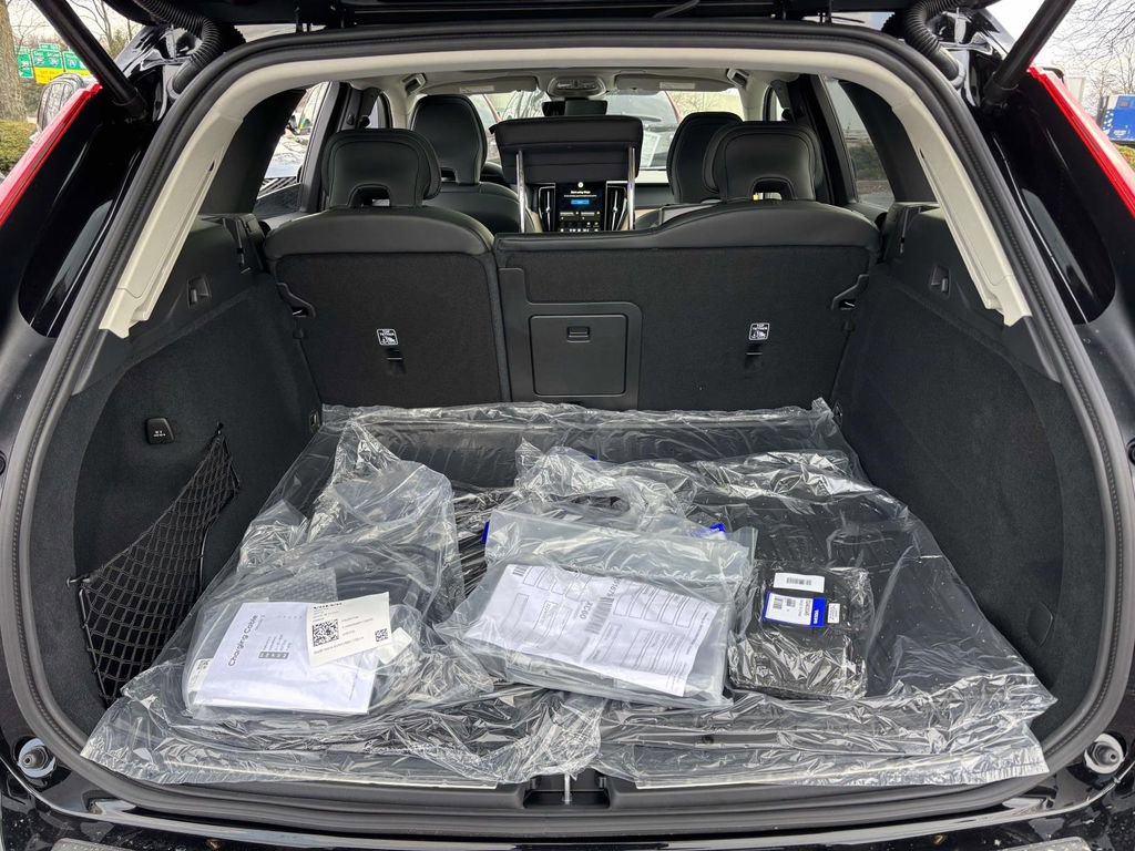 New 2026 Volvo XC60 T8 Ultra w/ Protection Package Premier image 9