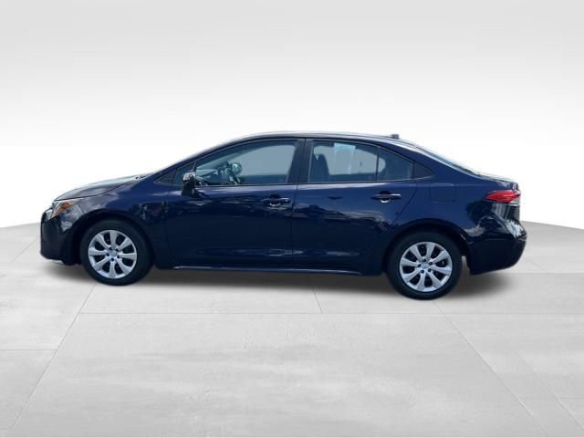Used 2023 Toyota Corolla LE FWD image 4