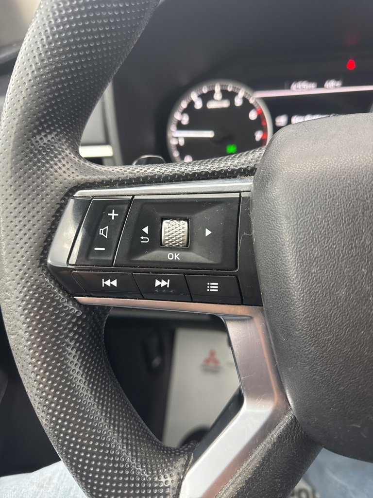 Used 2022 Mitsubishi Outlander ES image 19