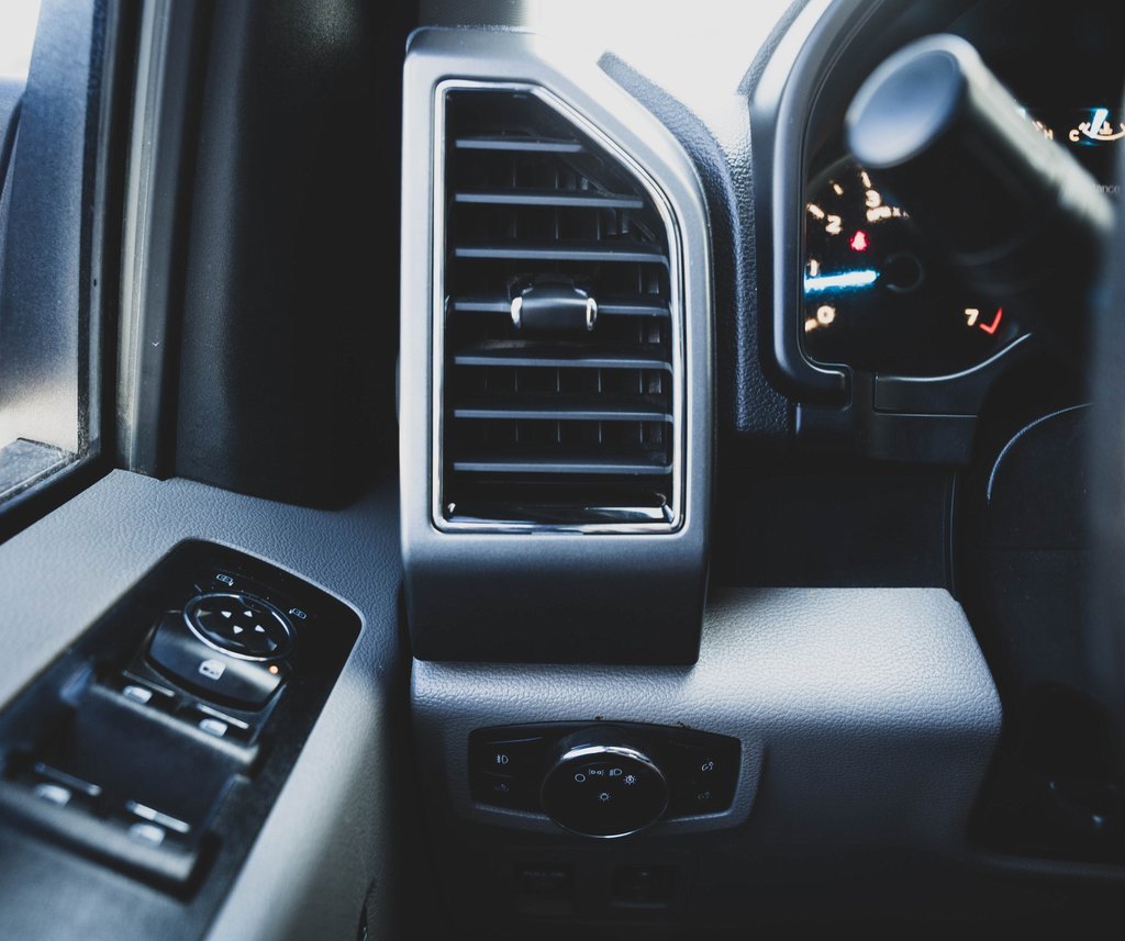 Used 2018 Ford F150 XLT w/ Equipment Group 301A Mid image 8