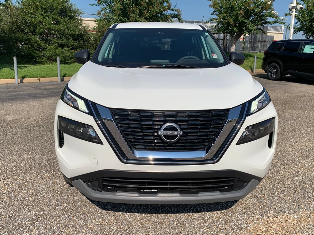 Used 2023 Nissan Rogue SV w/ SV Premium B Package FWD image 3