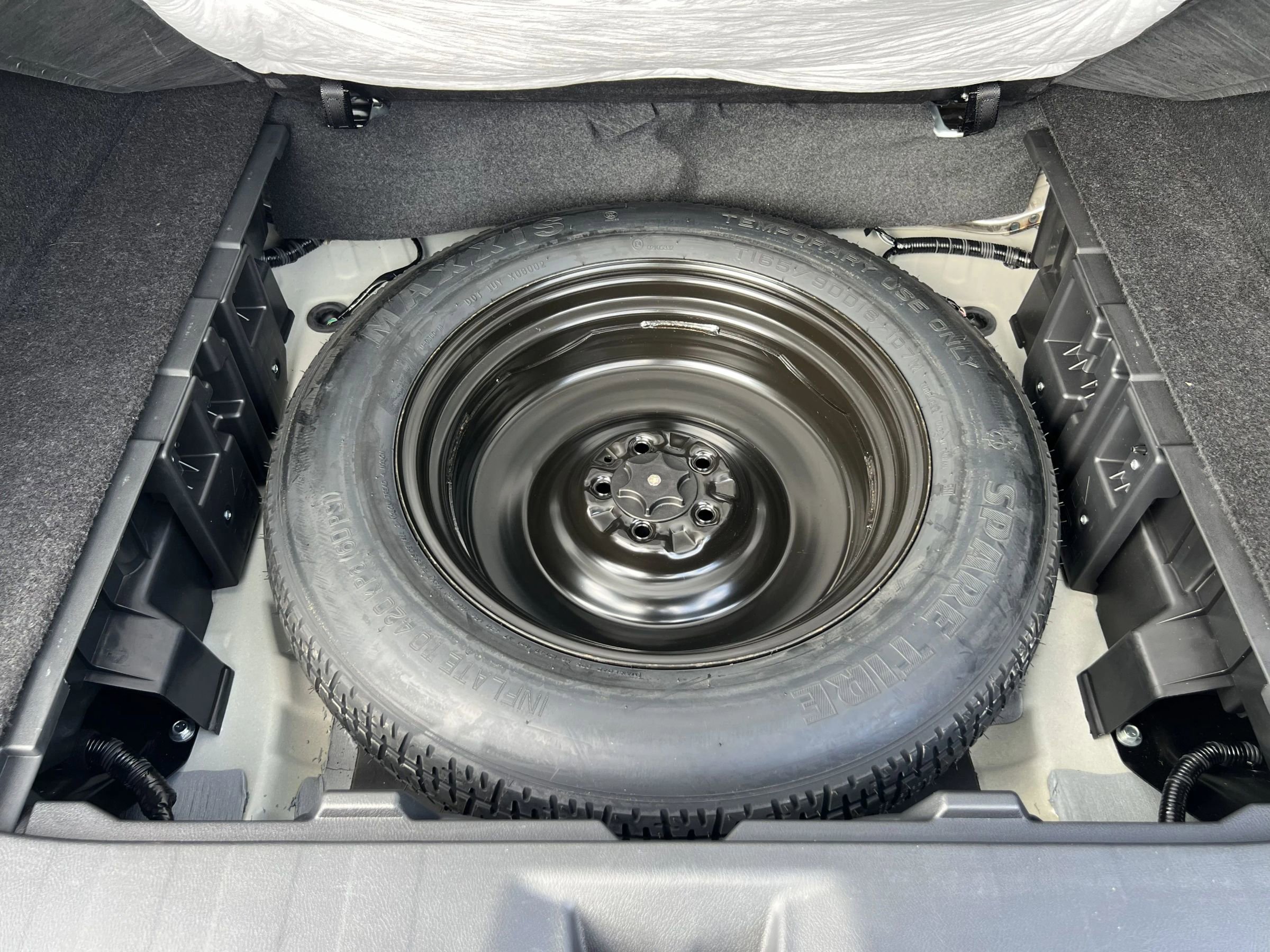 Used 2024 Nissan Murano SV w/ SV Midnight Edition Package image 12