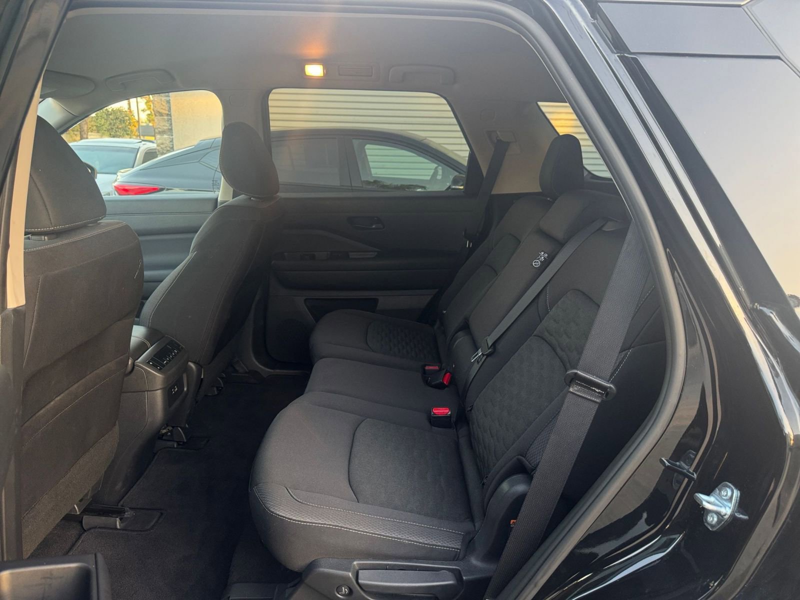 Used 2025 Nissan Pathfinder SV image 27