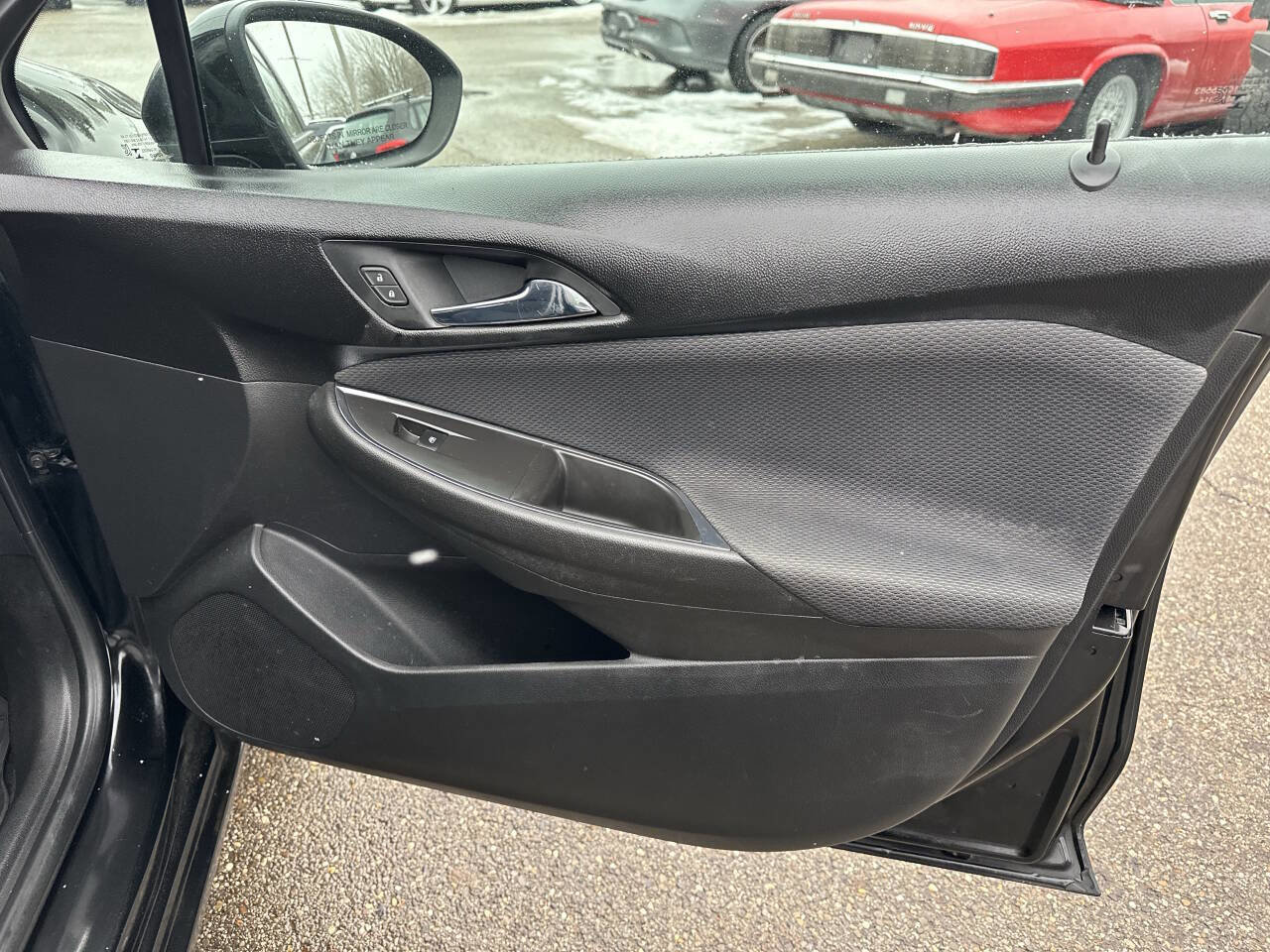 Used 2019 Chevrolet Cruze LS FWD image 21