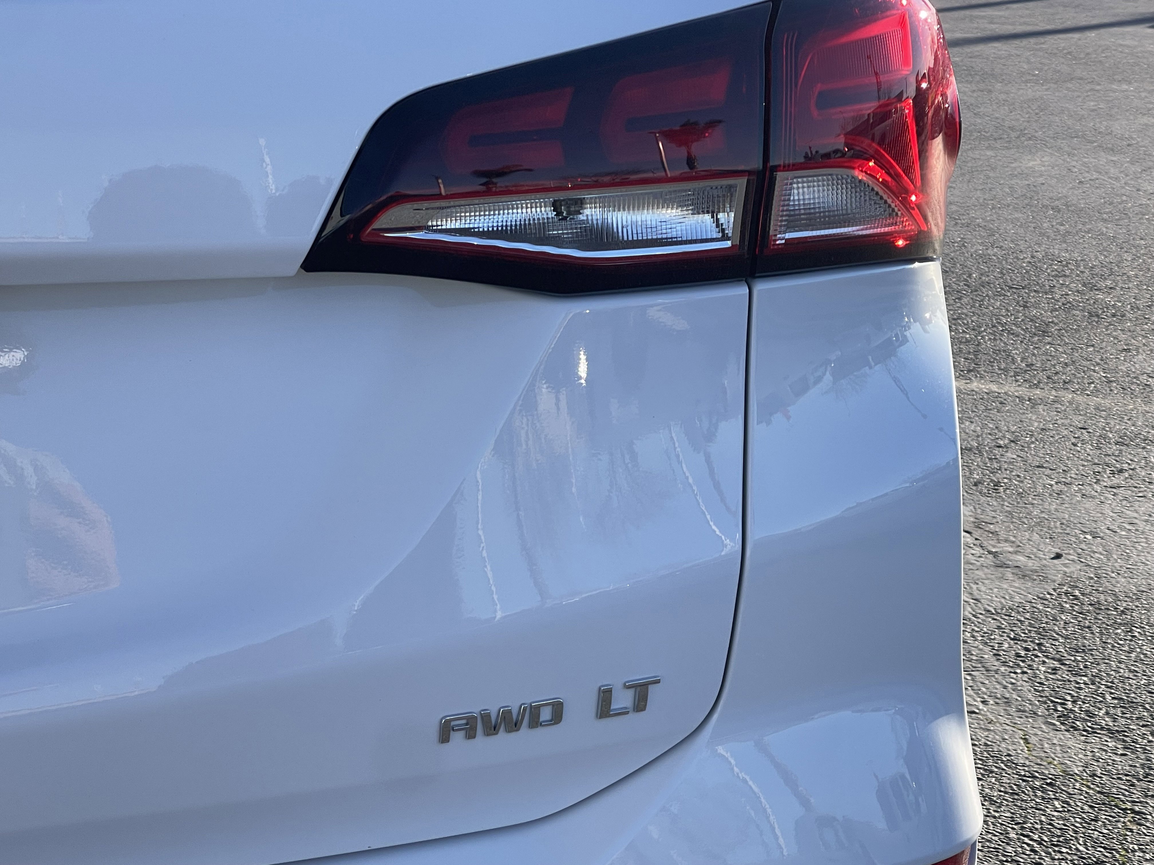 Used 2024 Chevrolet Equinox LT image 10